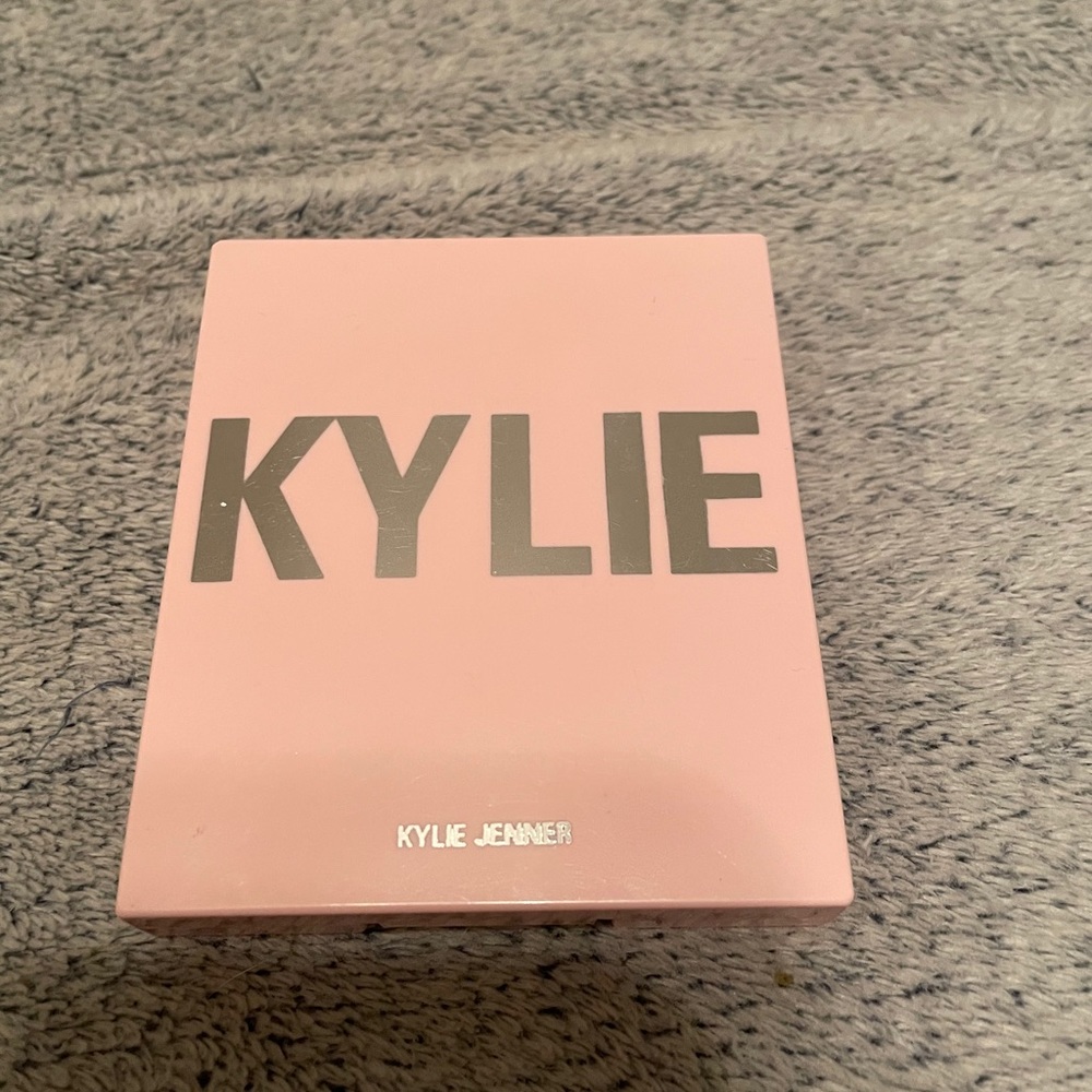 Kylie highlighter
